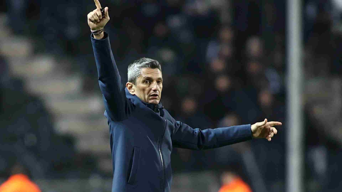 Έτοιμος να τον τελειώσει ο Λουτσέσκου