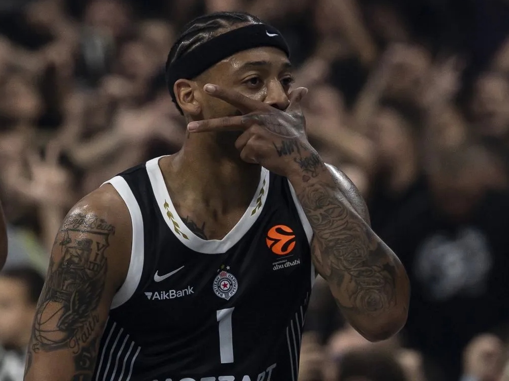 Με… όπλο την έδρα της η Παρτίζαν