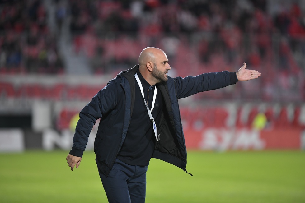 Με την πλάτη στον τοίχο τα «Λιοντάρια»