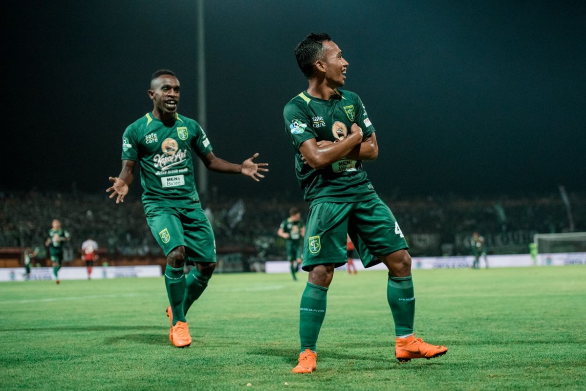 Σε τρία ματς μιλάει η φανέλα