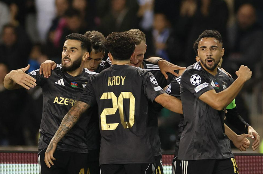 Απραξία η Καραμπάγκ, must win η Άιντραχτ