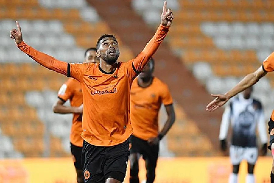 Τίμιες αποδόσεις στα φαβορί